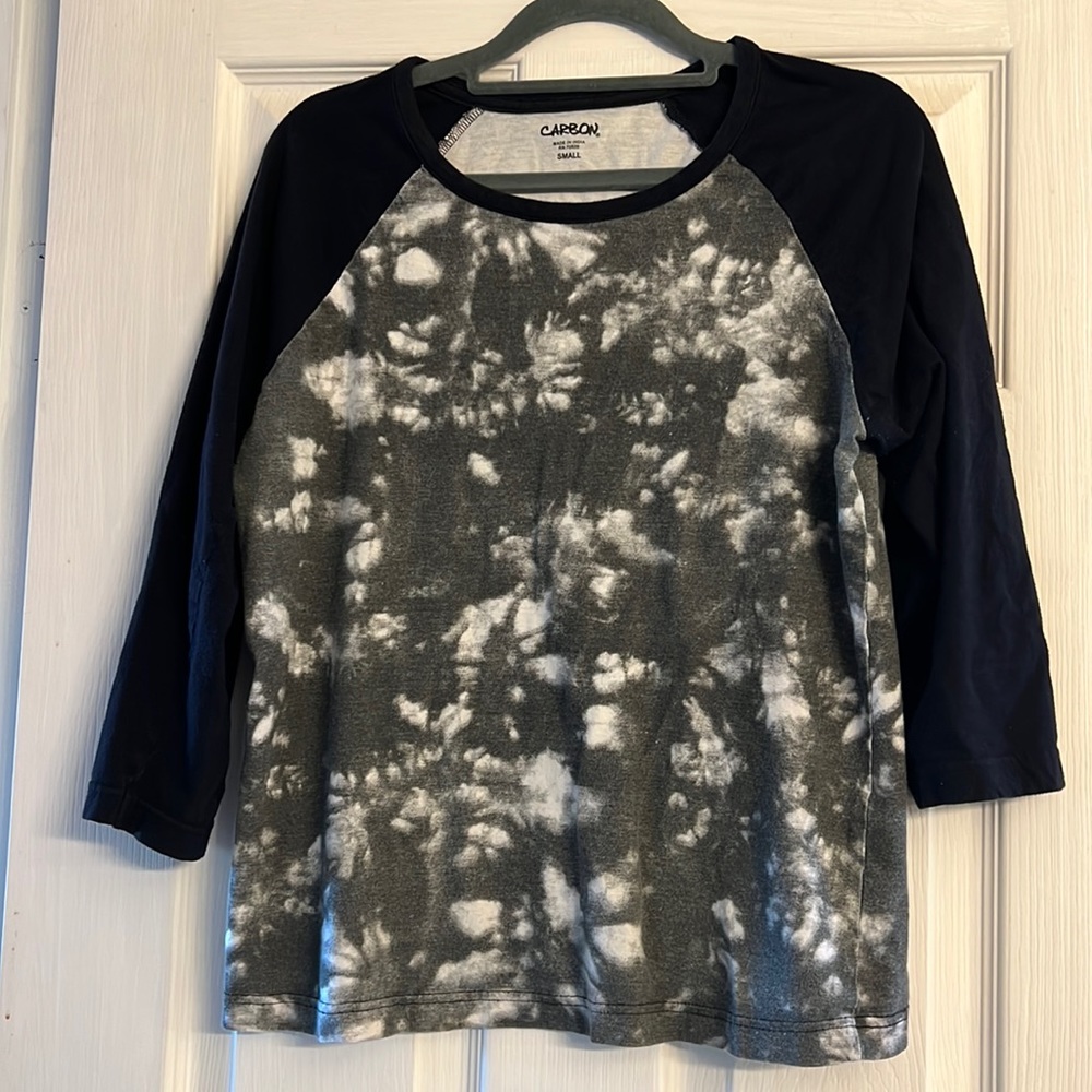 Black and gray top with 3/4 raglan sleeves